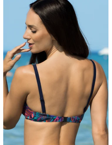 Góra kostiumu kąpielowego w modny...